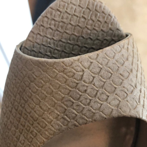 Heels - Picture 4 of 4